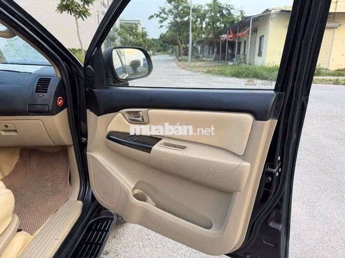 Toyota Fortuner 2014 Số sàn Đen