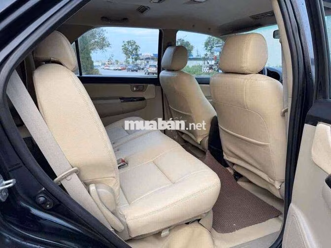 Toyota Fortuner 2014 Số sàn Đen