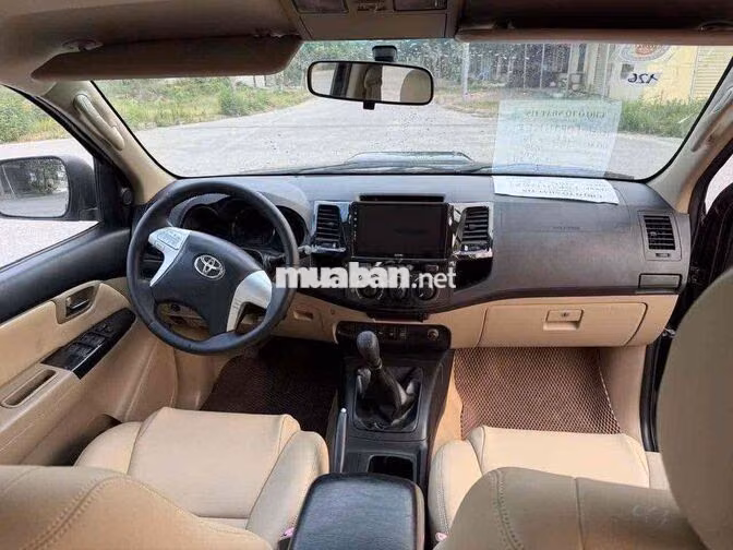 Toyota Fortuner 2014 Số sàn Đen