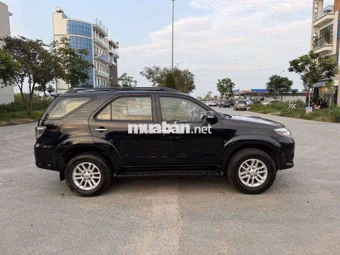 Toyota Fortuner 2014 Số sàn Đen