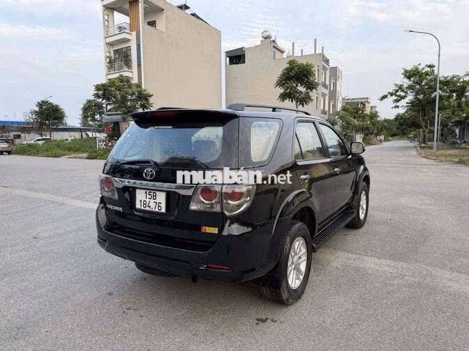 Toyota Fortuner 2014 Số sàn Đen