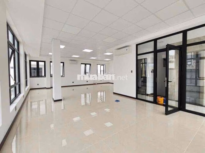 🏢 CHO THUÊ TÒA NHÀ MẶT TIỀN PHAN XÍCH LONG DT 10 X 18M PHÚ NHUẬN