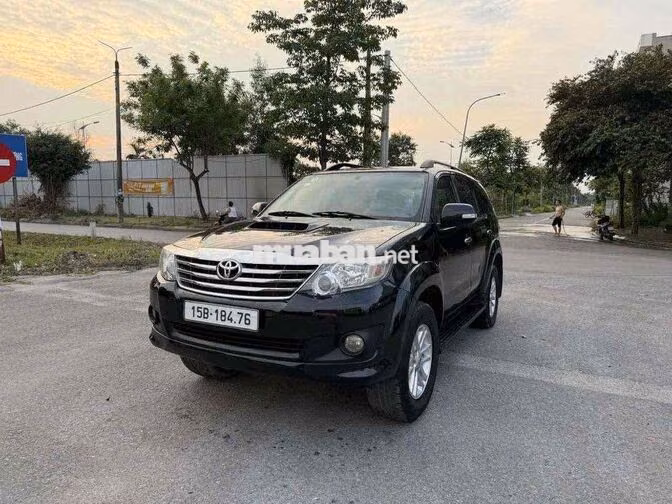 Toyota Fortuner 2014 Số sàn Đen