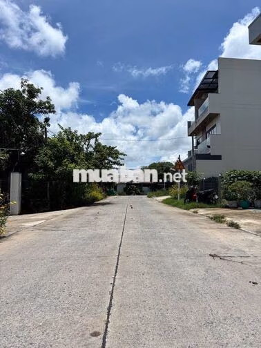 497,6m2 giá chỉ 1tỷ250 ngay trung tâm TT Củ Chi đường nhựa sổ riêng
