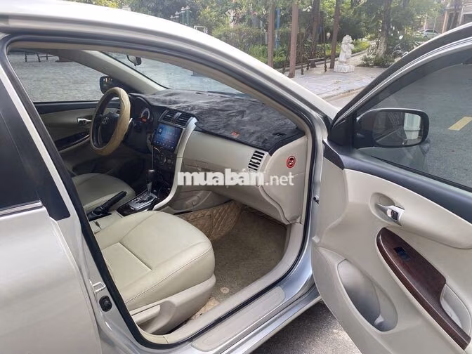 Toyota Corolla Altis 2.0V 2013 bản cao cấp số tđ