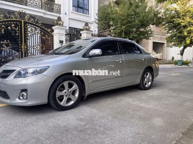 Toyota Corolla Altis 2.0V 2013 bản cao cấp số tđ