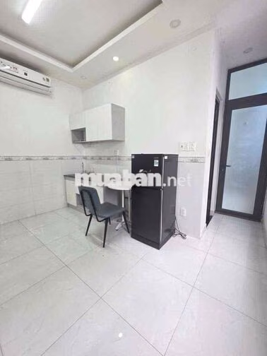 phòng 30m2, đường Nguyễn Thiện Thuật, P.1, Q.3