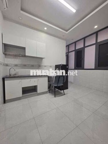phòng 30m2, đường Nguyễn Thiện Thuật, P.1, Q.3