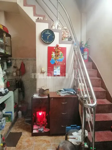 Cần bán căn nhà nhỏ, 2lầu, 1 sân thượng 