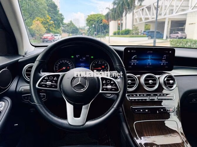 Mercedes-Benz GLC200 2022 Trắng