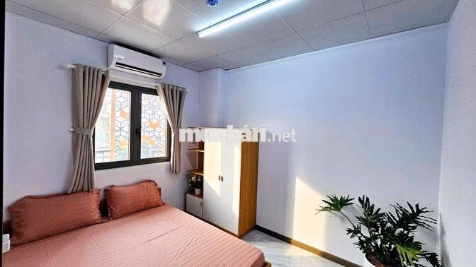 1PN BAN CÔNG TÁCH BẾP THANG MÁY DẠNG CHDV TRÊN TRỤC QL50 - gần UEH N