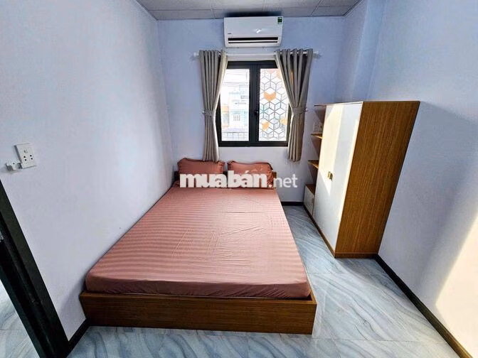 1PN BAN CÔNG TÁCH BẾP THANG MÁY DẠNG CHDV TRÊN TRỤC QL50 - gần UEH N