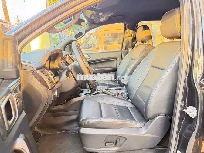 Ford Everest 2019 Titanium 1 chủ - 200tr nhận xe