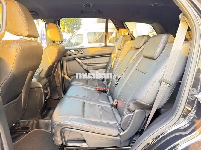 Ford Everest 2019 Titanium 1 chủ - 200tr nhận xe