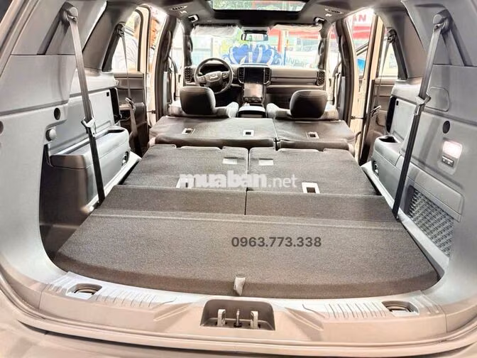 Ford Everest Platinum Máy Xăng 2.3L 300 mã lực