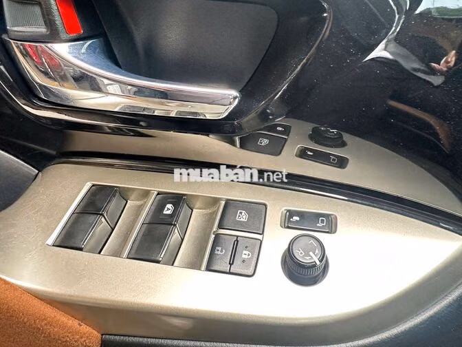 Toyota Innova 2.0G 2018 Số tự động, màu đồng