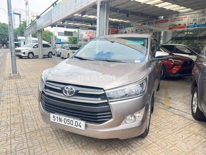 Toyota Innova 2.0G 2018 Số tự động, màu đồng