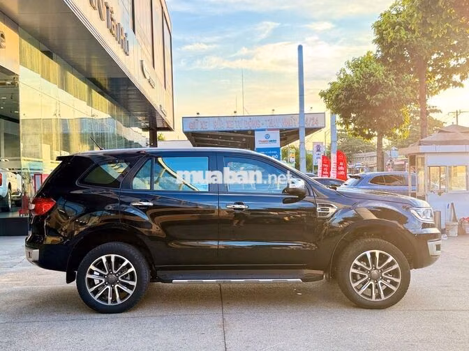 Ford Everest 2019 Titanium 1 chủ - 200tr nhận xe