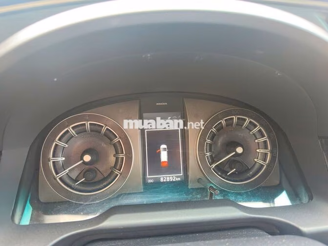 Toyota Innova 2.0G 2018 Số tự động, màu đồng