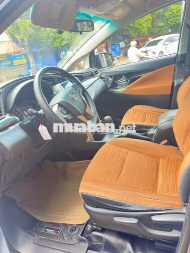 Toyota Innova 2.0G 2018 Số tự động, màu đồng