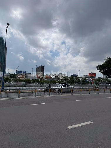 Bán nhà 183 bến vân đồn Phường khánh hội Q4,dt:3.5x13.5m,giá:14.9tỷ