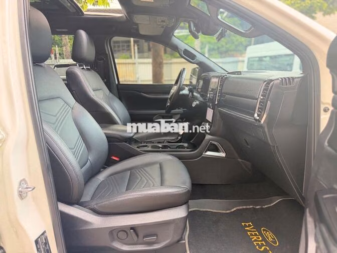 Ford Everest Titanium 4x2 2025 - ODO: 19.000km