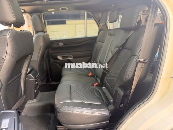 Ford Everest Titanium 4x2 2025 - ODO: 19.000km