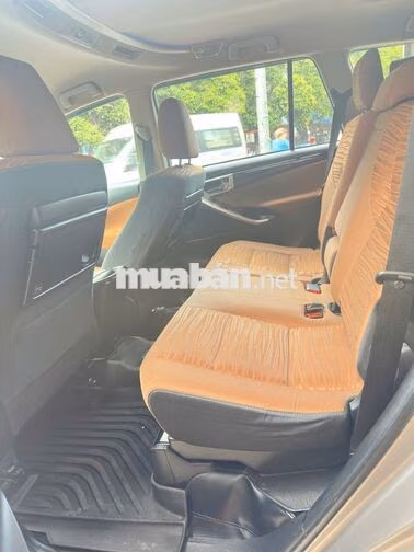 Toyota Innova 2.0G 2018 Số tự động, màu đồng