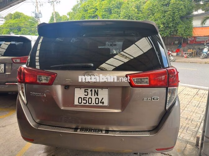 Toyota Innova 2.0G 2018 Số tự động, màu đồng