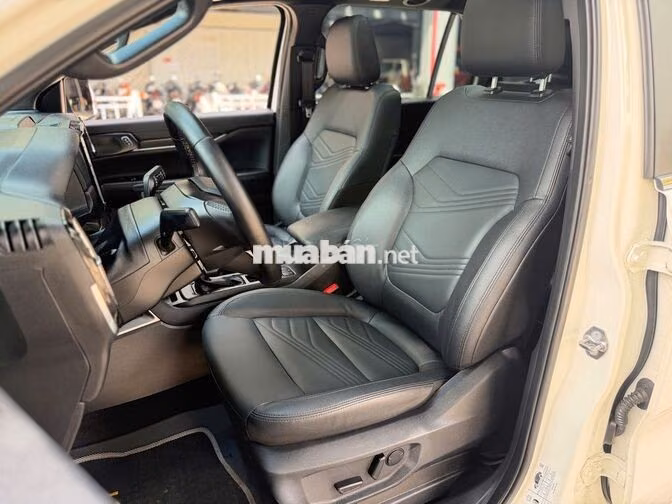 Ford Everest Titanium 4x2 2025 - ODO: 19.000km