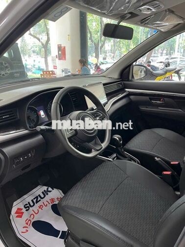 XL7 Hybrid 2026 Trắng Ngọc Trai - Xe sẵn giao ngay