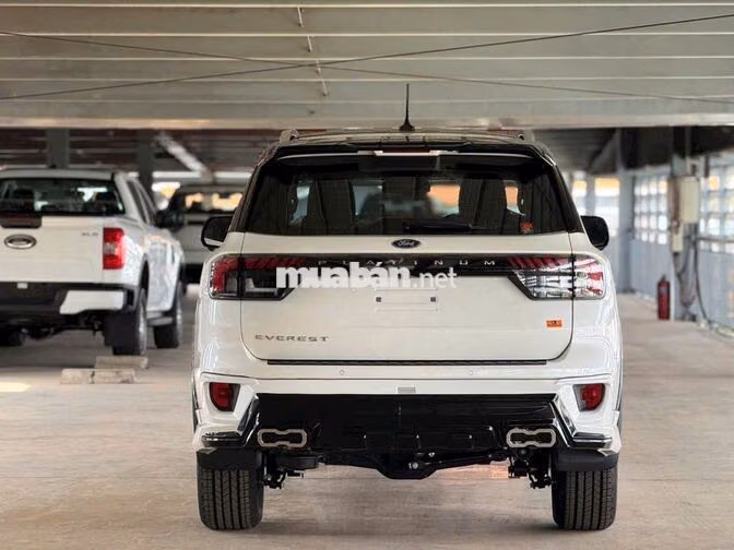 Ford Everest Platinum Máy Xăng 2.3L 300 mã lực