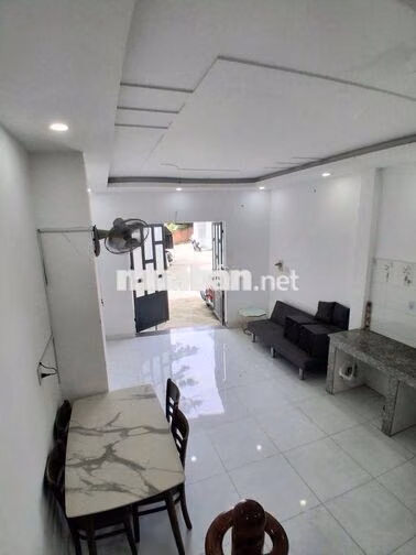 Cho thuê nhà liền kề Chánh Mỹ, gần phố đi bộ Bạch Đằng, giá 5 triệu