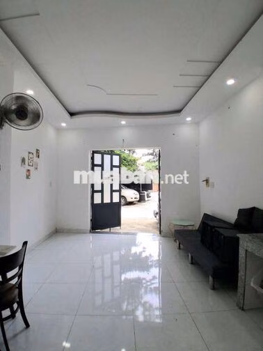 Cho thuê nhà liền kề Chánh Mỹ, gần phố đi bộ Bạch Đằng, giá 5 triệu
