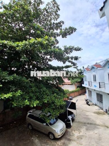 Cho thuê nhà liền kề Chánh Mỹ, gần phố đi bộ Bạch Đằng, giá 5 triệu
