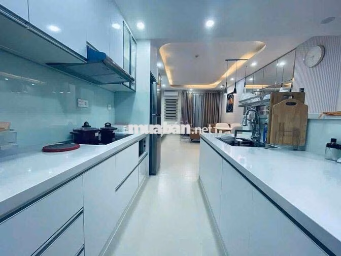 Căn hộ 2PN nội thất xịn xò, sang trọng, cao cấp, đầy đủ tiện nghi
