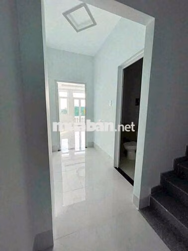 Nhà 3 lầu 6PN mặt tiền đường Trần Hoàng Na chỉ 22 triệu