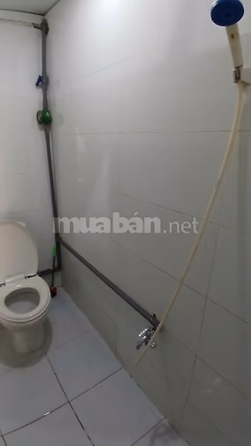 Cho thuê nhà nhỏ  4x5m = 20m2, trong chợ Võ Thành Trang, P. Tân Bình