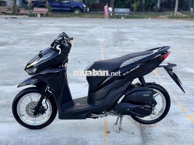 ❌Honda Vario 2021 Đen bóng lên mâm crom biễn 43
