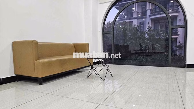 🏢 CHO THUÊ VĂN PHÒNG 100M² – FULL NỘI THẤT VĂN PHÒNG – CÓ PHÒNG HỌP |