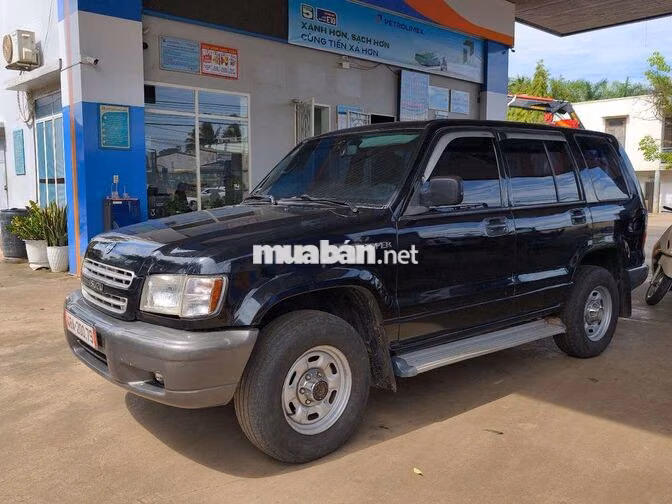 Isuzu Trooper 7 chỗ Số sàn Đen