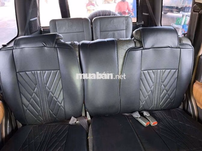 Isuzu Trooper 7 chỗ Số sàn Đen