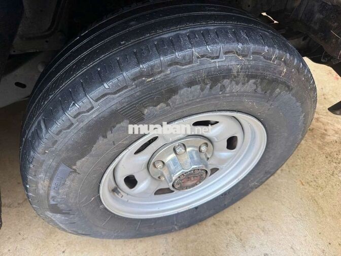 Isuzu Trooper 7 chỗ Số sàn Đen
