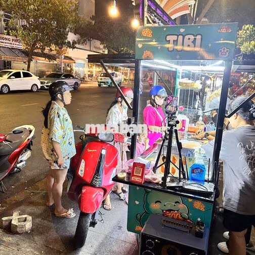 TUYỂN NHÂN VIÊN PHỤC VỤ