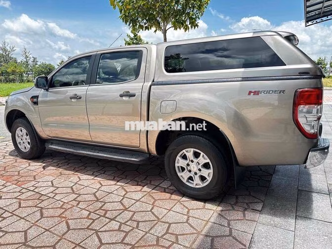 Ford Ranger 2017 Số sàn Vàng cát