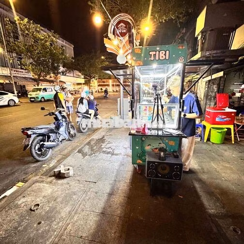 TUYỂN NHÂN VIÊN PHỤC VỤ