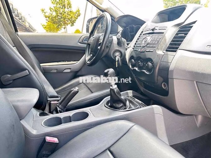 Ford Ranger 2017 Số sàn Vàng cát