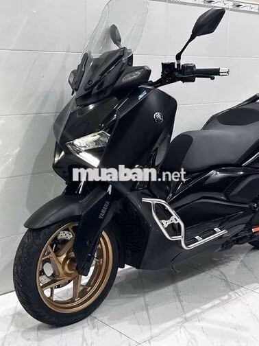 Yamaha XMAX 300