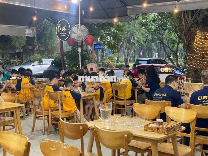 TIỆM ĂN *** TẠP VỤ, PHỤC VỤ