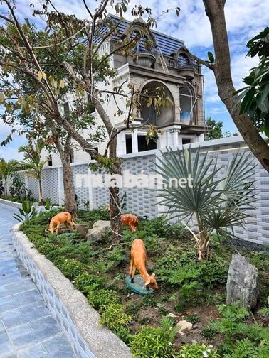 BIỆT THỰ SÂN VƯỜN 528M2 GIÁP RANH BÌNH CHÁNH FULL NỘI THẤT 